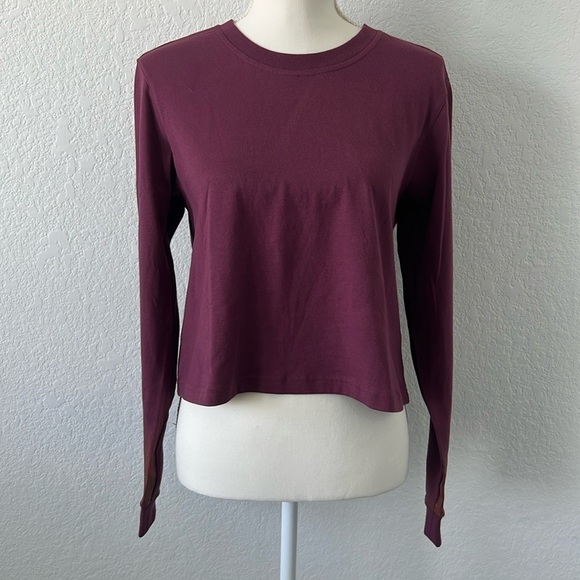 NWT Adidas Holiday Graphic 100% Cotton Cropped Long Sleeve Tee - Picture 1 of 9